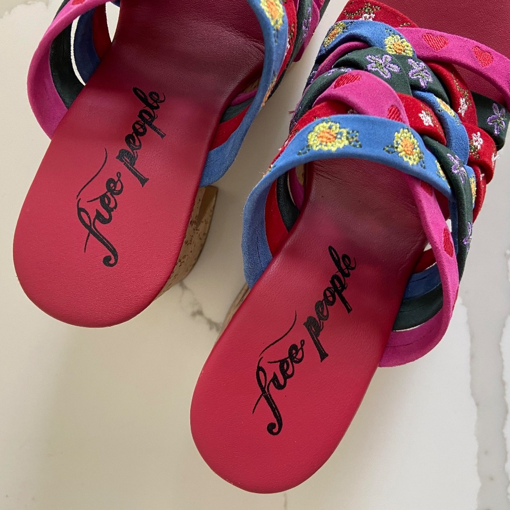 NWOT FREE PEOPLE GROOVY HIPPIE Y2K PLATFORM SLIP ON SANDALS RESORTWEAR VACATION - Picture 5 of 7